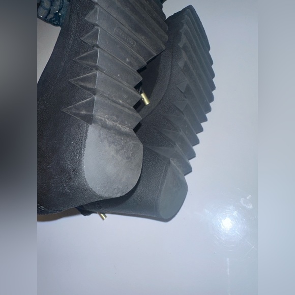 Like New Coach Maisy Leather Suede Signature C Wedge Heel Boots 7B - Picture 11 of 13